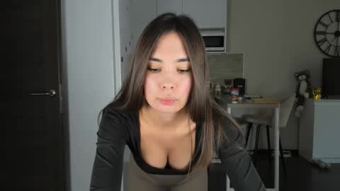 Bella online show from March 8, 1:48 pm