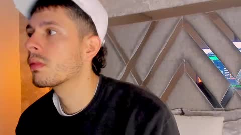 Nils online show from November 18, 4:37 am