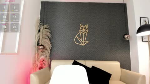nina_voss online show from May 21, 10:16 pm