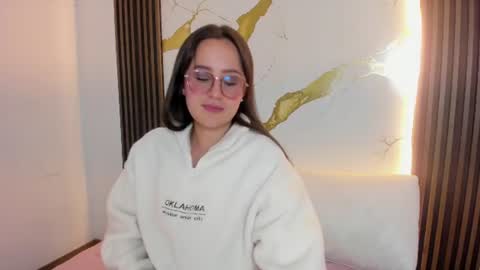 Nina online show from June 9, 6:51 pm
