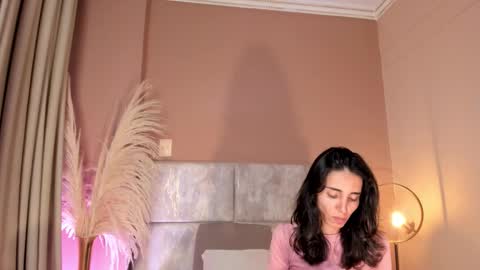 Nina online show from November 4, 6:09 pm