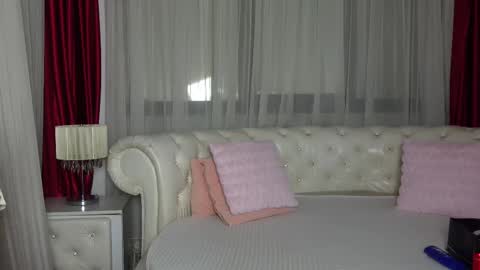 NinaCrystal online show from February 26, 6:19 am