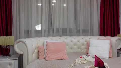 NinaCrystal online show from March 10, 5:54 am