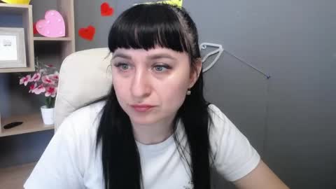 ninaflawlees online show from May 12, 12:03 pm