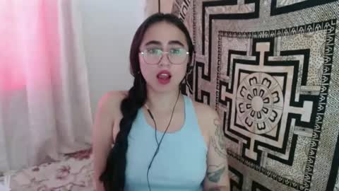 N I N A online show from September 22, 3:49 pm