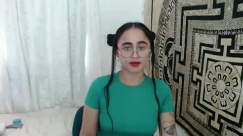 N I N A online show from March 11, 8:42 pm