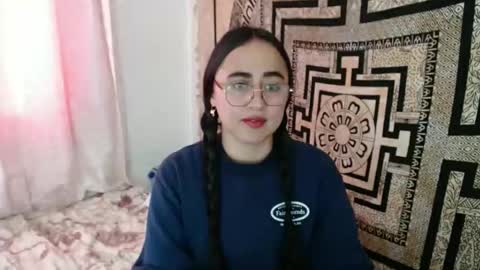 N I N A online show from September 30, 3:44 pm