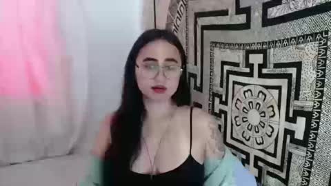 N I N A online show from October 15, 2:51 pm