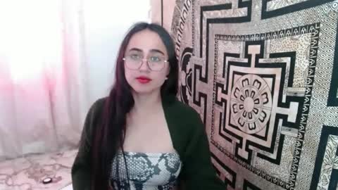 N I N A online show from October 6, 4:58 pm