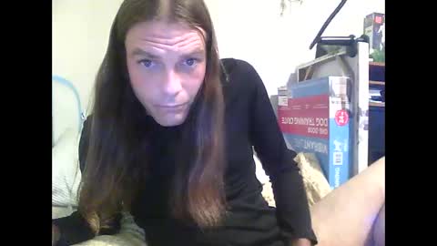 nineinchnailer13 online show from January 10, 2:44 pm