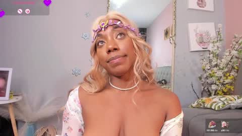 Snapshot of nini_martinii chatting on January 19, 9:02 pm NINI  online show from January 19, 9:02 pm