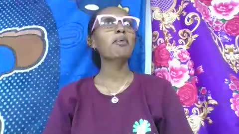 ninie246746 online show from June 1, 7:31 am