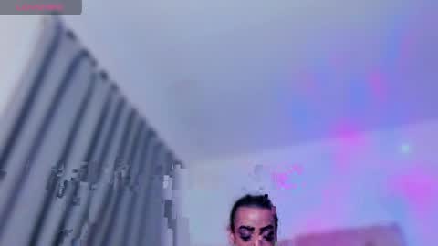 Ninon Beart online show from April 2, 11:11 pm