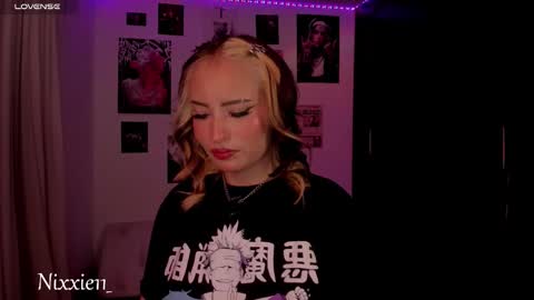 Nixxie  online show from February 9, 3:54 am