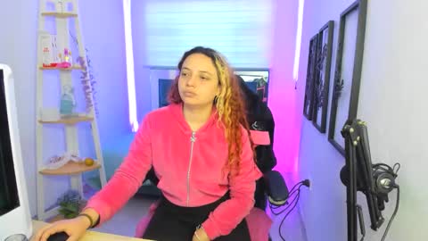 nixy_fresa online show from October 22, 11:45 am