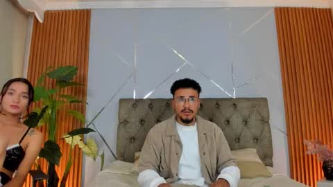 noa_n_luxy online show from November 6, 4:37 am