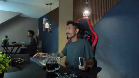 Noah online show from March 3, 9:22 pm