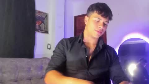 noah_223 online show from May 11, 3:57 am