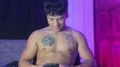 noah_223 online show from February 24, 4:37 am