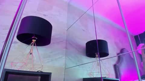 Zoe  online show from April 16, 3:28 am