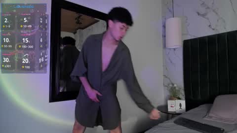 noah_dupont_ online show from October 16, 10:08 pm