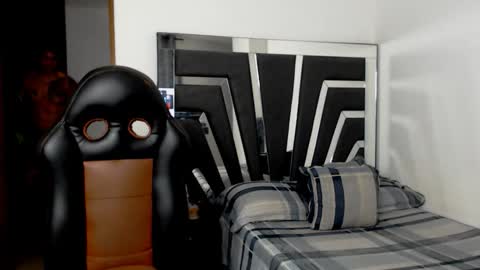 Noah Harris01 online show from September 16, 10:17 am