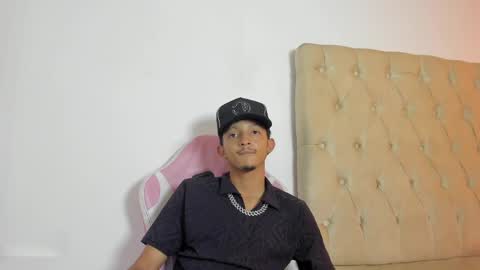 noah_jacksxn online show from May 22, 5:03 am