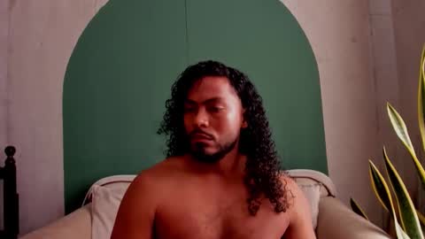 Noah online show from November 8, 6:33 pm