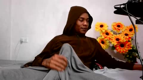 Noah Millers online show from November 26, 3:04 am