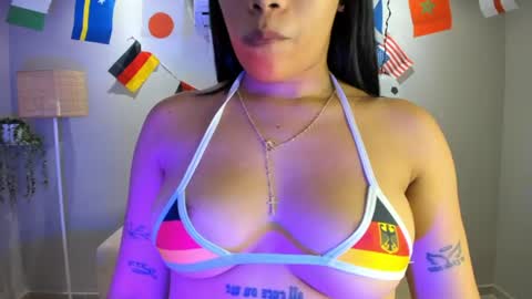 Noemy online show from June 25, 1:05 pm