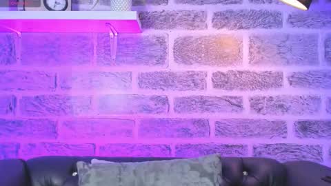    online show from November 18, 12:30 pm