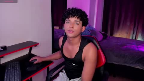 Snapshot of noah_smith04 chatting on October 2, 8:07 pm noah_smith04 online show from October 2, 8:07 pm