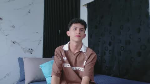 noah tyler  online show from May 22, 8:26 pm
