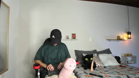 Crow online show from November 9, 5:26 pm