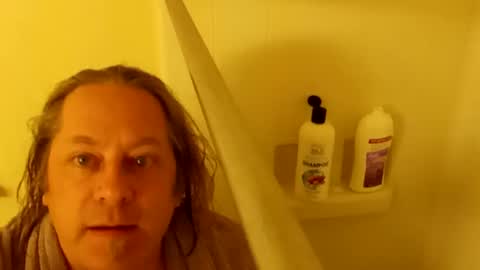 Snapshot of nodak808 chatting on December 10, 9:23 am Jonny Coxman online show from December 10, 9:23 am