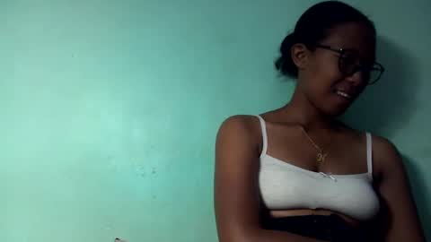 noellah online show from March 11, 12:39 pm