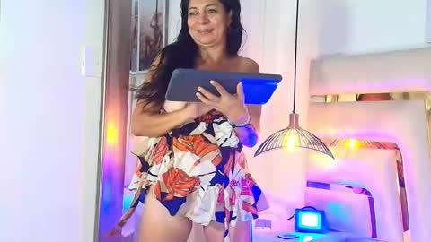 NOELLE online show from January 31, 7:44 pm