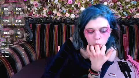 Elly online show from January 7, 11:10 pm