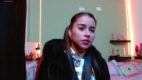 Noha Thomson online show from February 13, 1:40 am