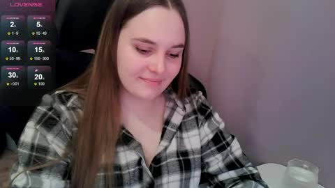 noir_ember_ online show from March 23, 4:56 pm