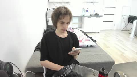 nolan_sagee online show from June 19, 10:21 am