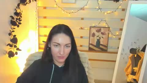 Nora online show from February 5, 9:18 pm