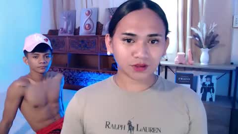 Hi im ariel online show from May 19, 5:03 am