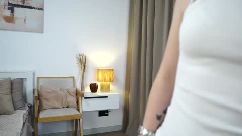 Lina online show from November 30, 6:15 pm