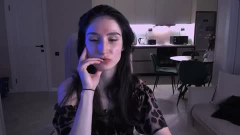 Hazel online show from October 31, 8:20 pm