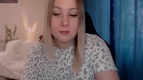 hi glad to chat online show from March 23, 7:02 am