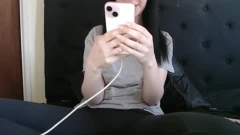 Olivia online show from April 11, 2:54 pm