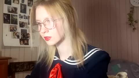 Sari  It is my first day  online show from February 12, 2:09 pm