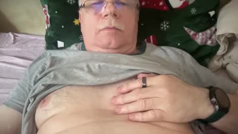 nukiss online show from March 27, 1:34 pm