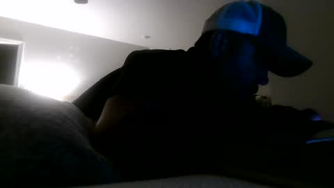 nuttincowboy727272 online show from April 2, 12:29 am